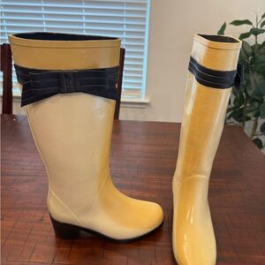 Kate Spade Cream and Black Bow Rain Boots